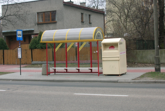 Kontenery na odzież. Komu pomagają?