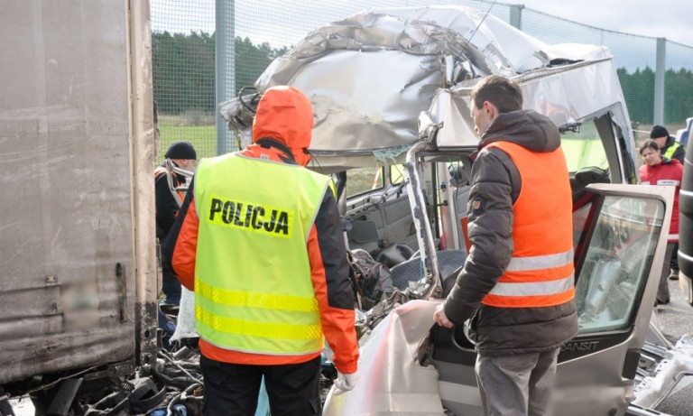 Tragiczny wypadek pod Świebodzinem. Śmierć poniosło 6 mieszkańców Śląska