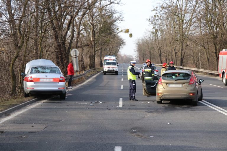 Zawracał na DK88. Zderzył się ze strażą pożarną