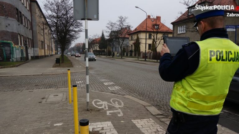 Rowerzysta skończył ze złamanym obojczykiem, policja szuka sprawcy