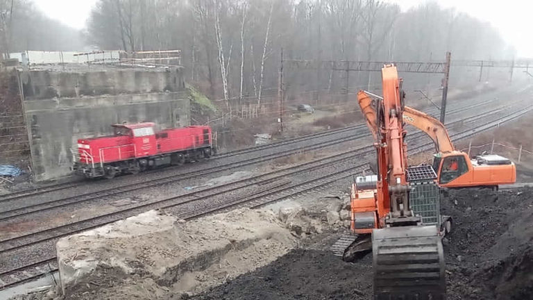Wiadukt dalej w trakcie remontu. Wychodzą zaniedbania