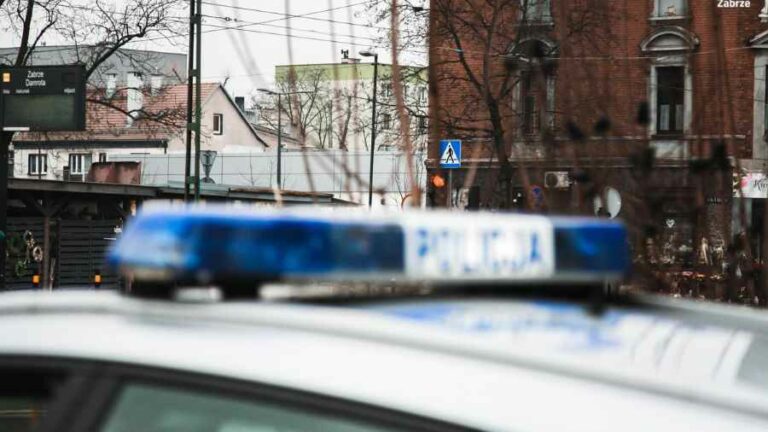 Wyszedł z aresztu, nie wytrzymał. Już na następny dzień złamał zakaz zbliżania