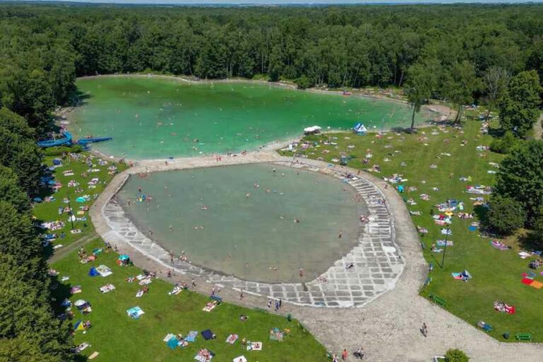 Kino plenerowe, dmuchańce i inne! Nie będziecie się tu nudzić