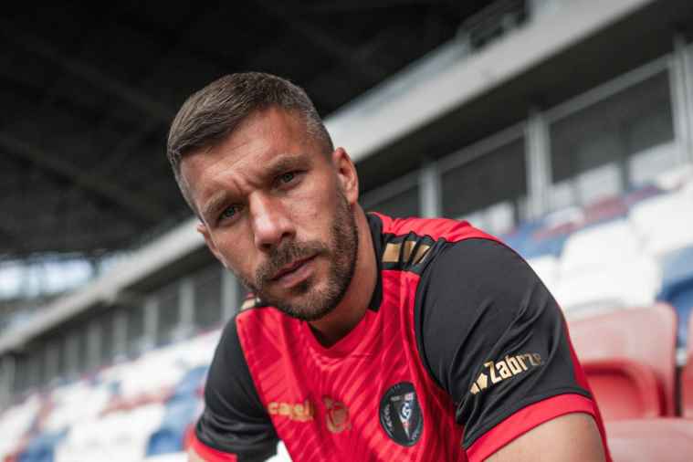 Lukas Podolski: Nie będę ściemniał, że jest zaje*** skoro nie ma wypłat