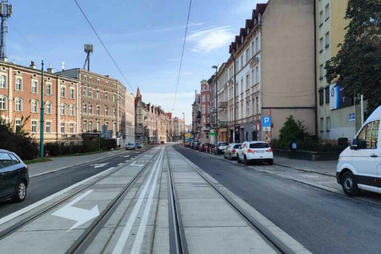 To świetna wiadomość! Ulica Wolności jest znów przejezdna!