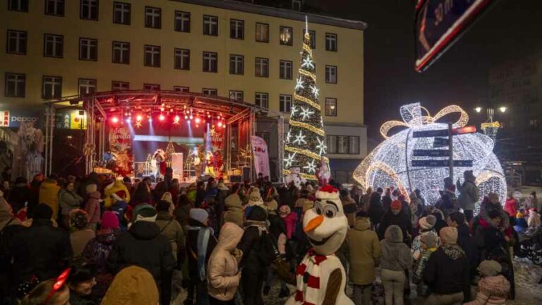 Tak bawiliście się na otwarciu Jarmarku „Idą Święta”! ZDJĘCIA