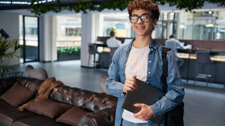 Biznes Junior – nowy program praktyk i wizyt studyjnych dla zabrzańskich uczniów